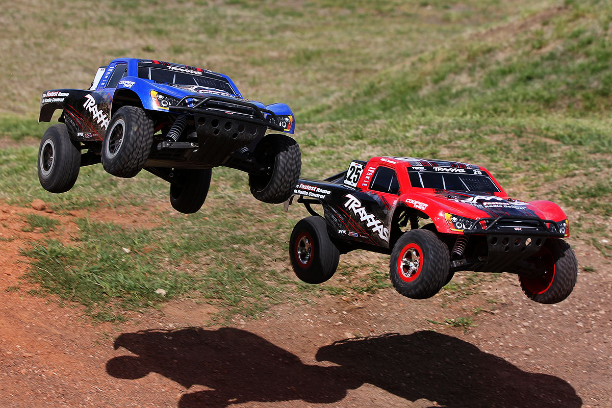 Rc cars. Траксас слэш. Автомобиль на радиоуправлении Traxxas Slash 1/10 2wd VXL TQI TSM Oba, tra58076-21 мотор. Шорт Корс трак настоящий. Траххас слэш.